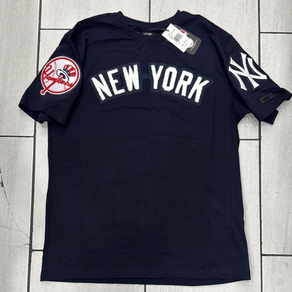 Pro Standard New York Yankees Navy Blue Patch T-Shirt